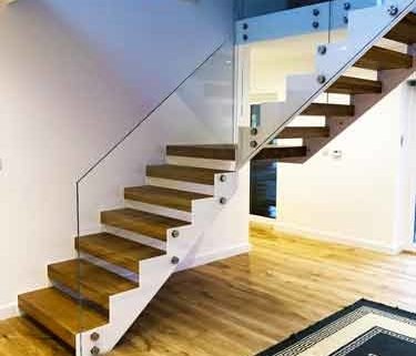 quarter turn staircase with frameless glass balustrade