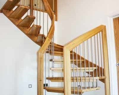 large half turn floating oak staircase