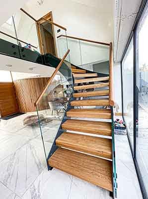 Model 500 modern staircase in Banbury with oak treads