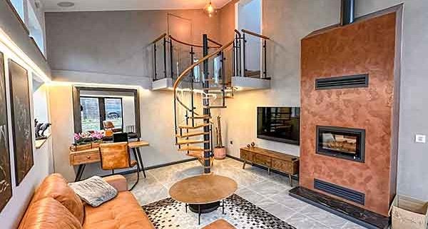 Bristol-Spiral-Staircase in living room