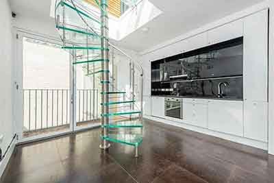 Glass-Spiral-Stair-Shoreditch-with-glass-steps