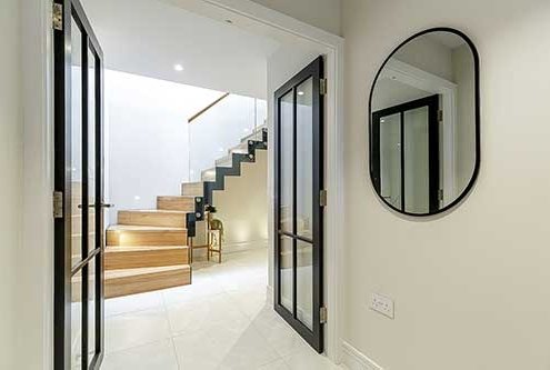 quarter turn modern oak tread model 500 stair with closed risers