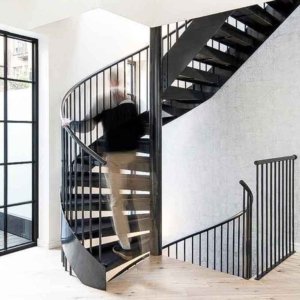 Black-steel-spiral-stair-for-a-house-in-Covent-Garden