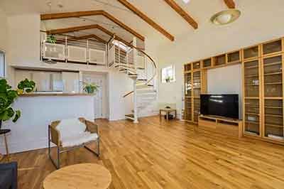 Modern-steel-and-wood-spiral-stair-in-a-loft-setting