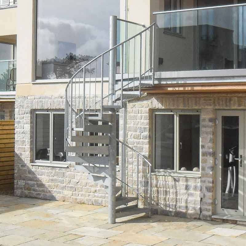 Spiral-Staircase-Bath-in-galvanised-steel Spiral-Staircase-Bath-in-galvanised-steel