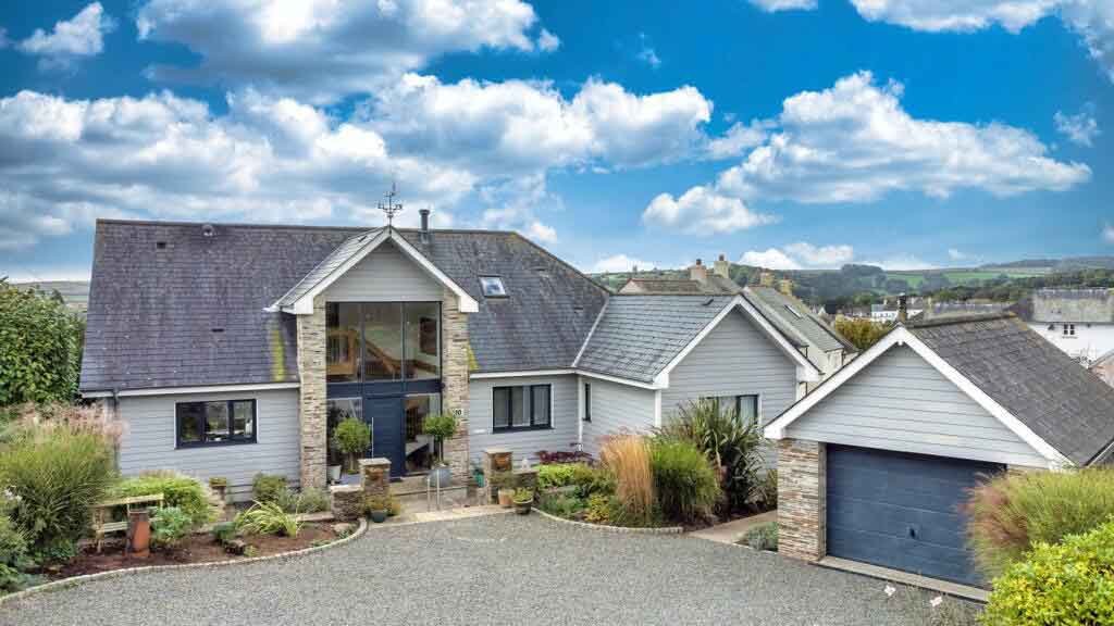 Oak-Staircase-Kingsbridge-outside-view-of-property