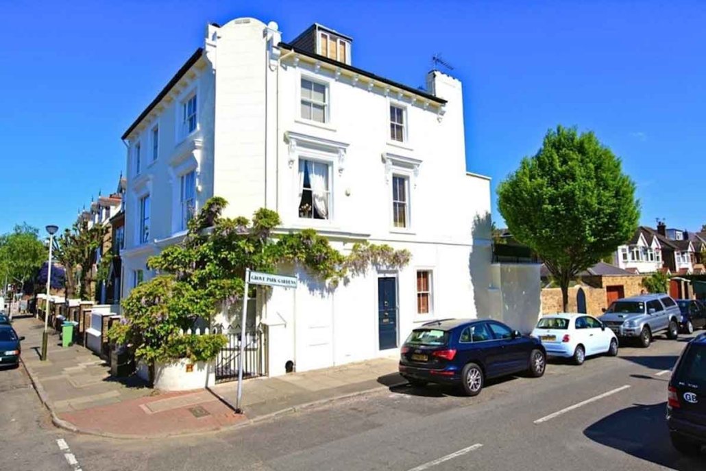 Walnut-spiral-stair-Chiswick-outside-view-of-white-building